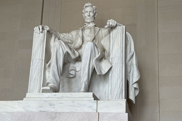 Lincoln Statue
